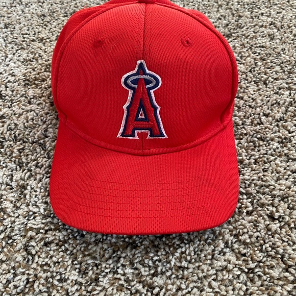 Angels Red Kids Hat - Picture 1 of 3
